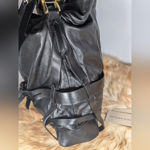 Burberry Leather Buckle Bucket handbag - Picture 6 of 13